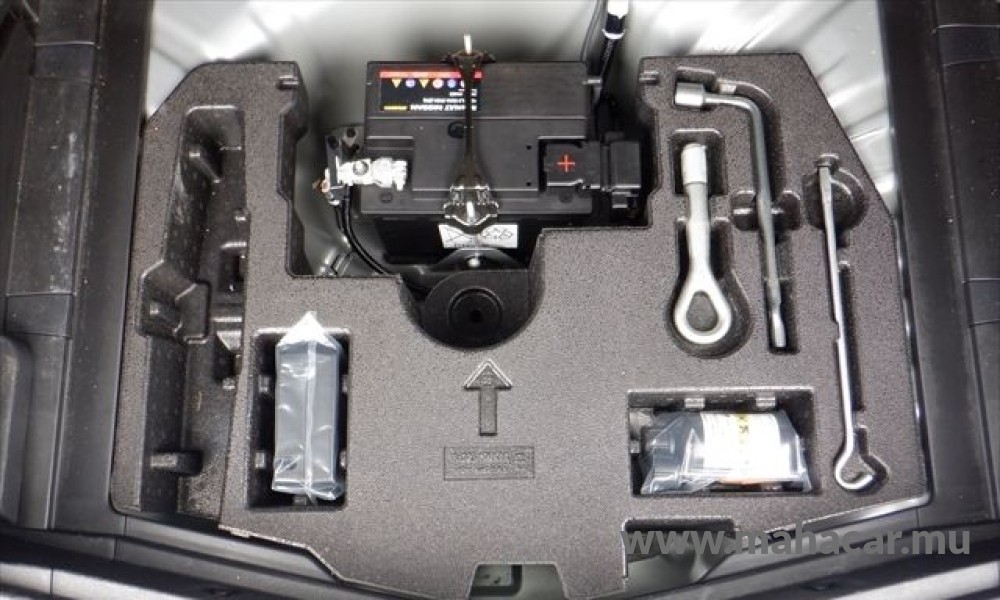 2019 Nissan NOTE E-POWER photo 12