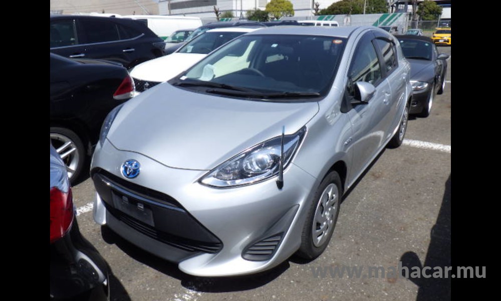 2019 Toyota AQUA photo 2