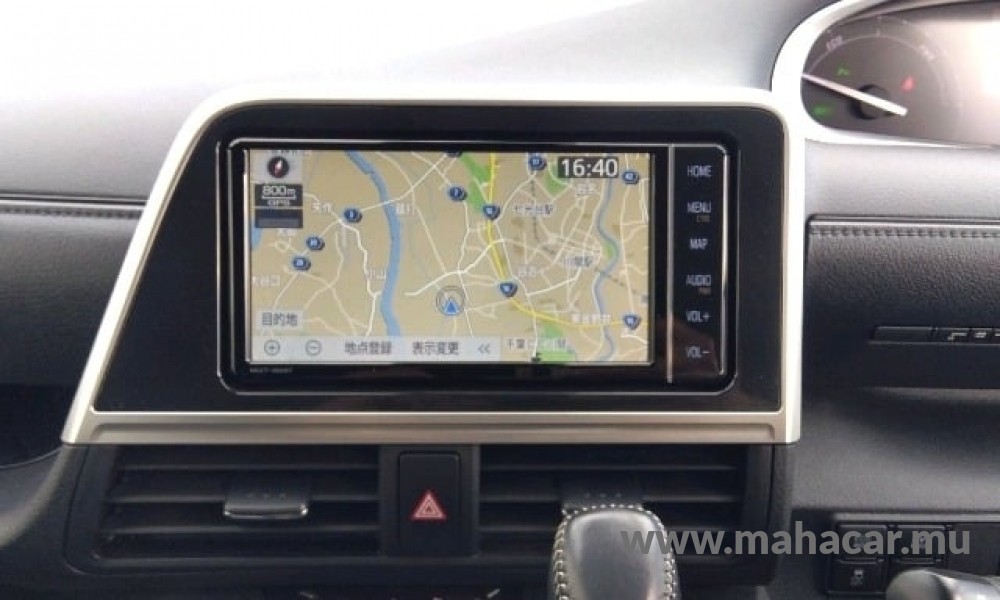 2022 Toyota Sienta Hybrid photo 12