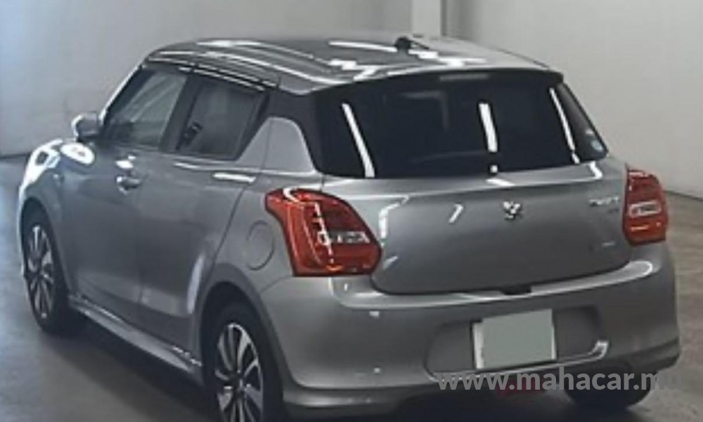2020 Suzuki Swift Hybrid photo 2