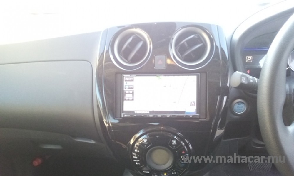 2020 Nissan NOTE E-POWER photo 9