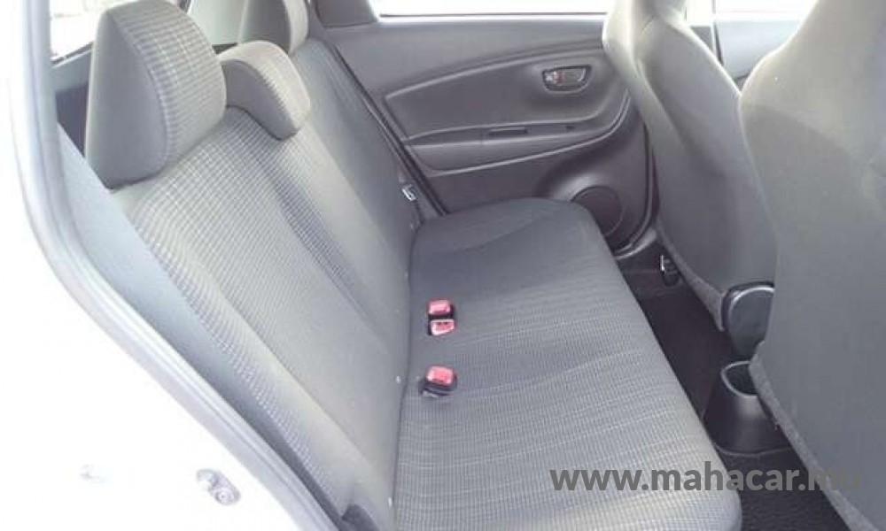 2019 Toyota Vitz photo 7