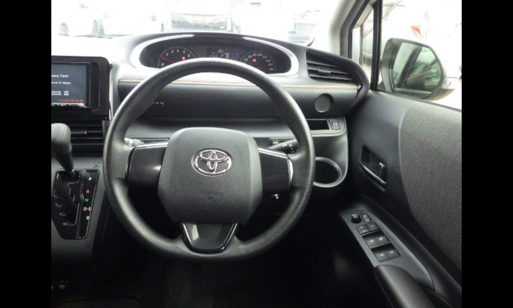 2019 Toyota Sienta photo 8