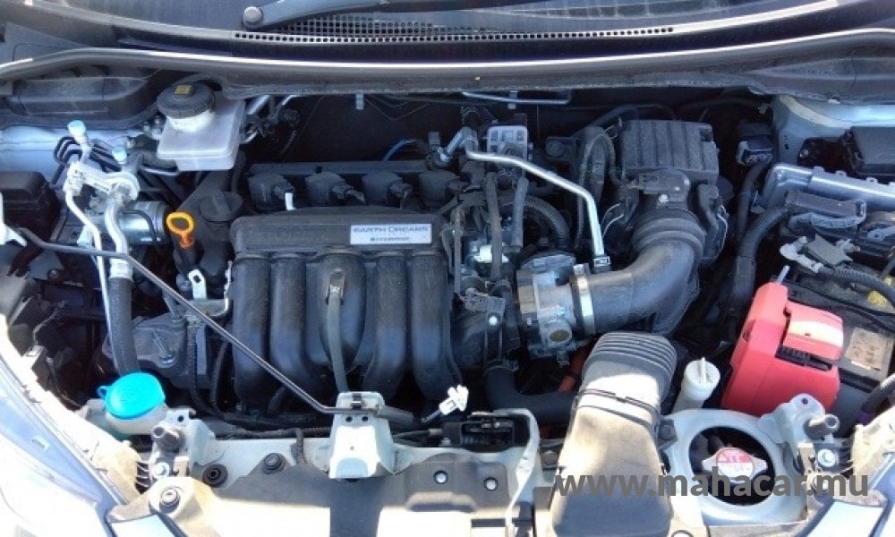 2019 Honda FIT HYBRID photo 4