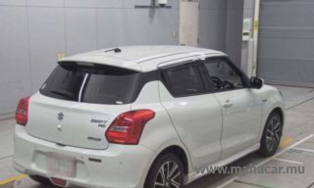 2022 Suzuki Swift Hybrid photo 2
