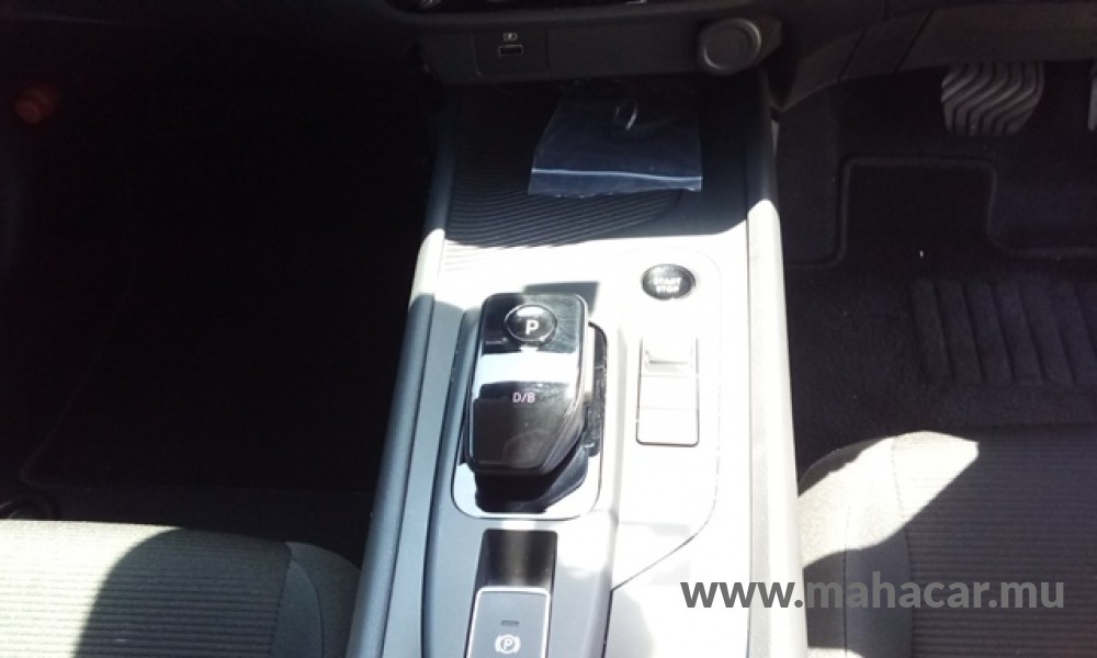 2023 Nissan NOTE E-POWER photo 5