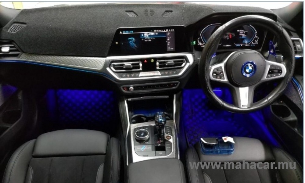 2022 BMW 330e photo 5