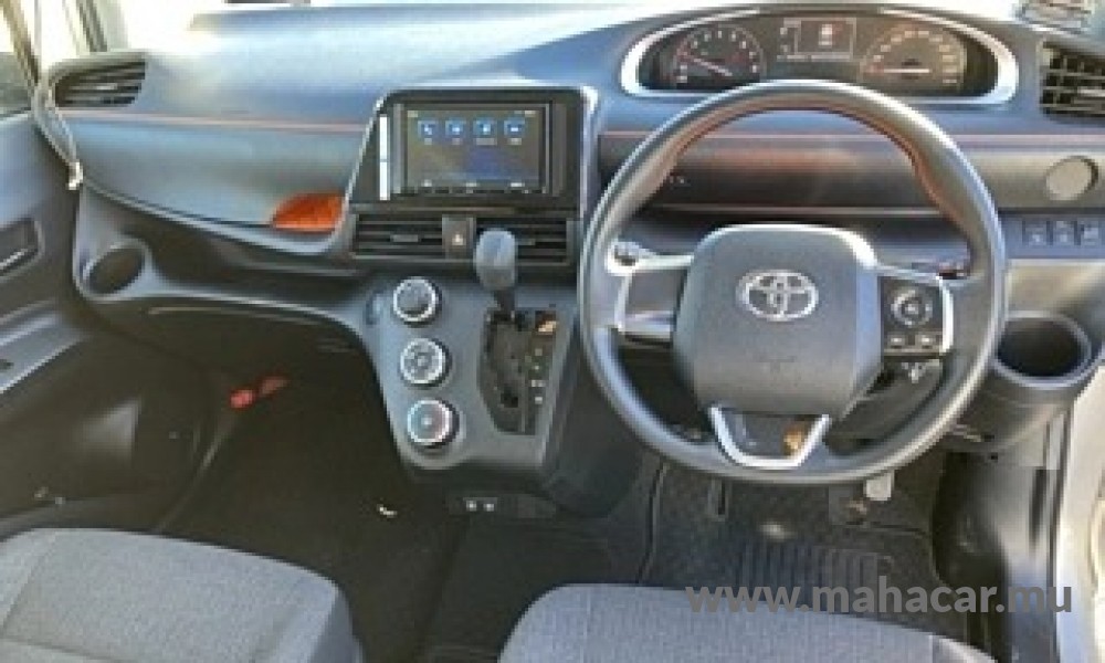 2022 Toyota Sienta photo 4
