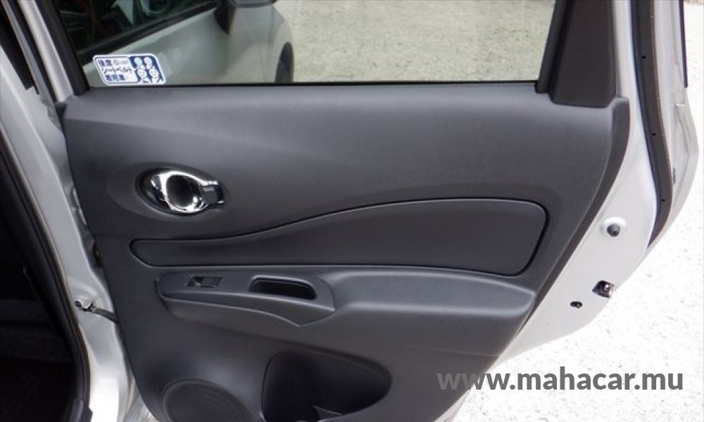 2019 Nissan NOTE E-POWER photo 18
