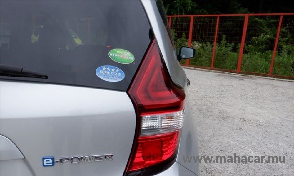 2019 Nissan NOTE E-POWER photo 13