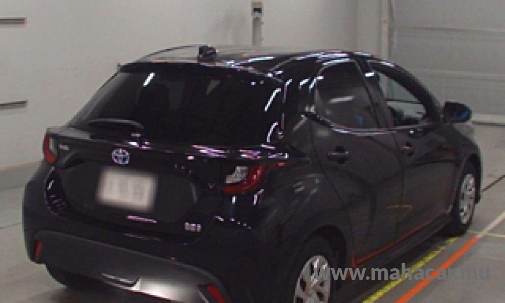 2022 Toyota Yaris photo 2