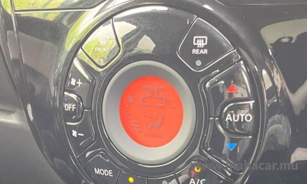 2020 Nissan NOTE E-POWER photo 4