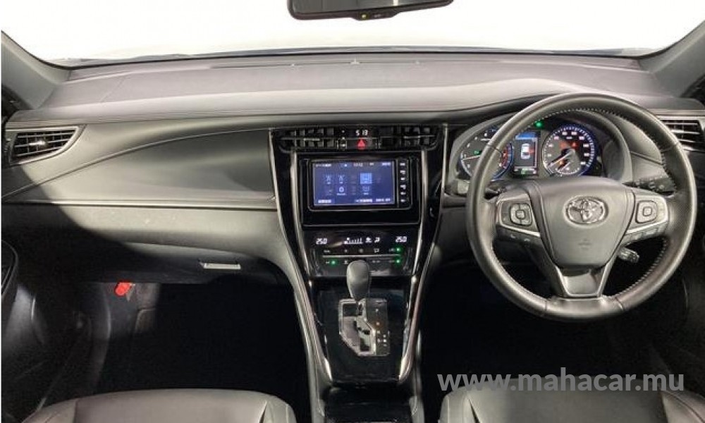 2020 Toyota Harrier photo 4