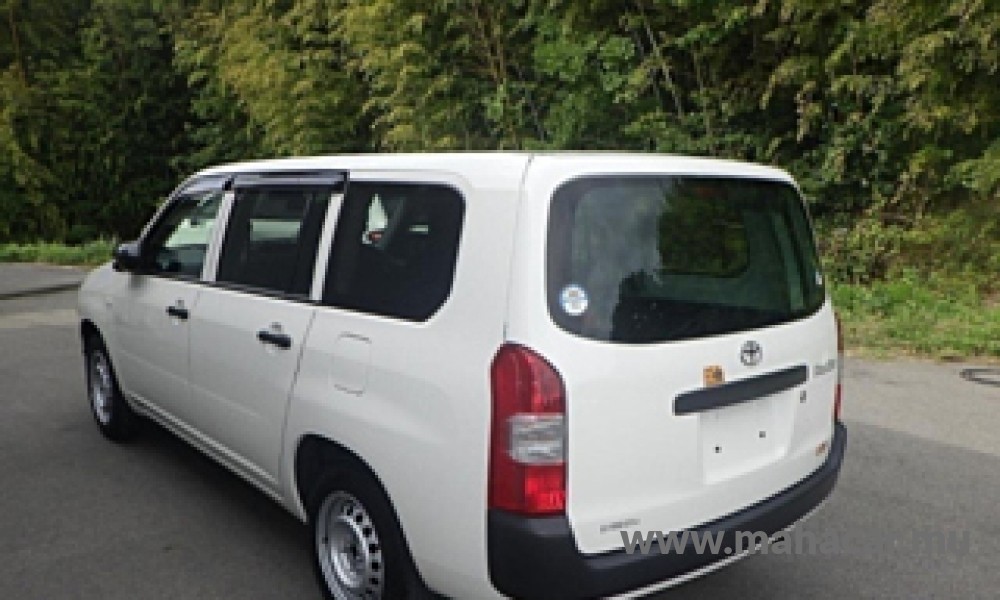 2022 Toyota PROBOX photo 2