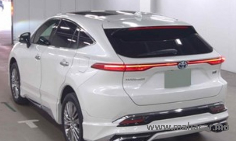 2021 Toyota Harrier photo 3