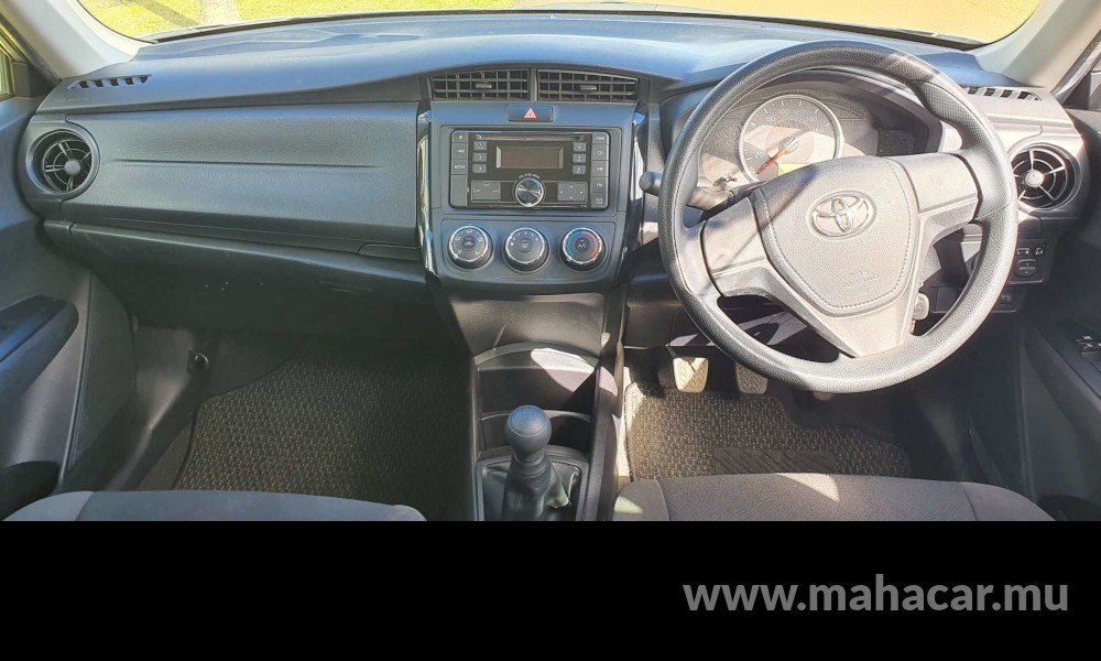 2018 Toyota Corolla Axio photo 12