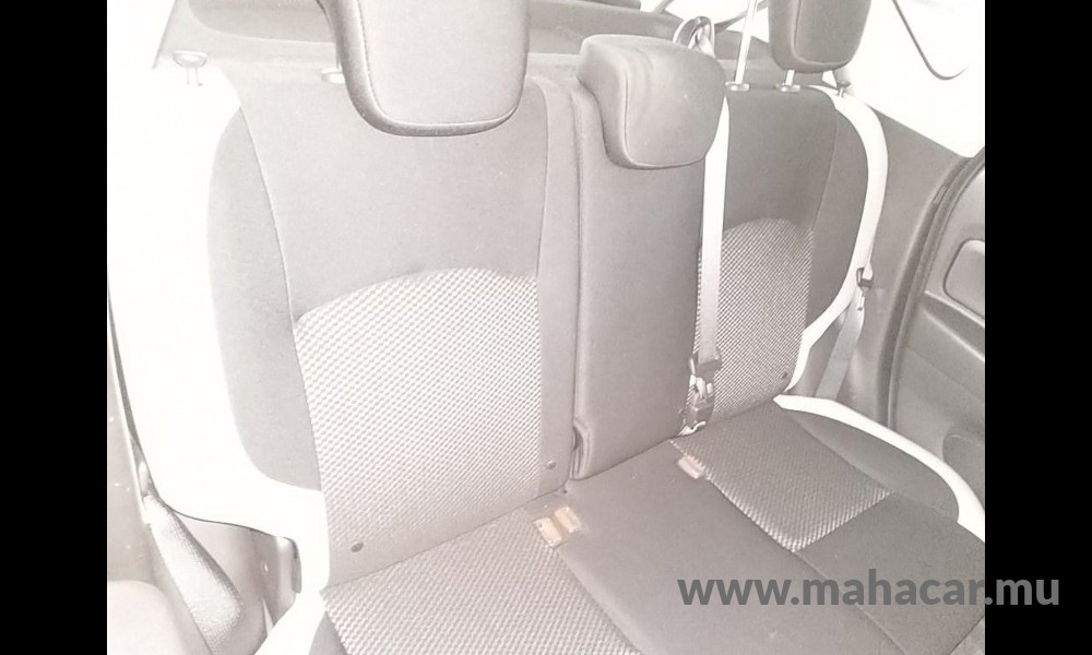 2018 Nissan NOTE E-POWER photo 4