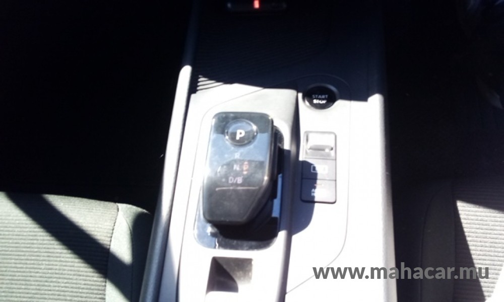 2022 Nissan NOTE E-POWER photo 3