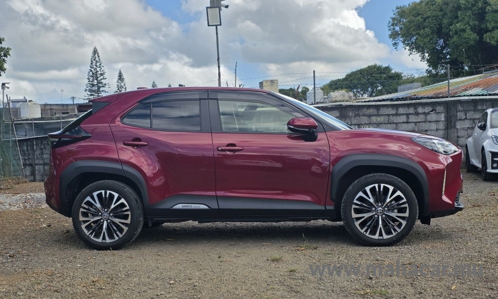 2022 Toyota Yaris Cross Hybrid photo 3