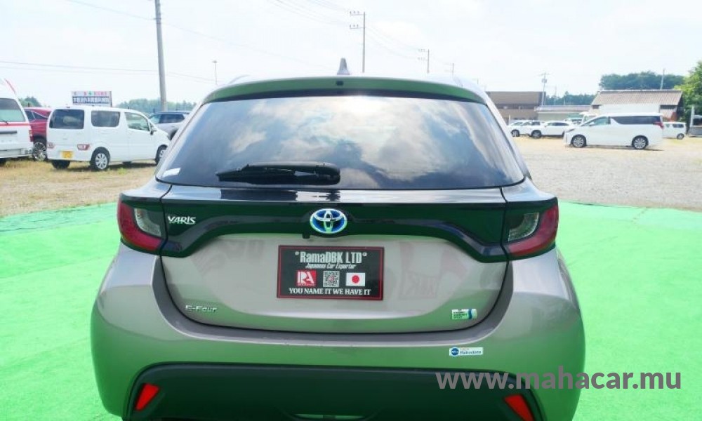 2023 Toyota Yaris Hybrid photo 5