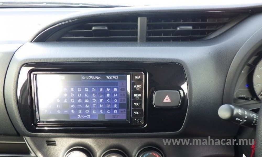 2019 Toyota Vitz photo 9