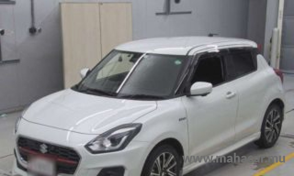 2022 Suzuki Swift Hybrid, White