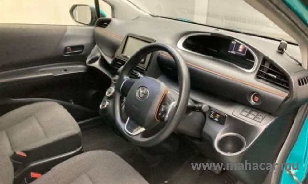 2021 Toyota Sienta photo 5