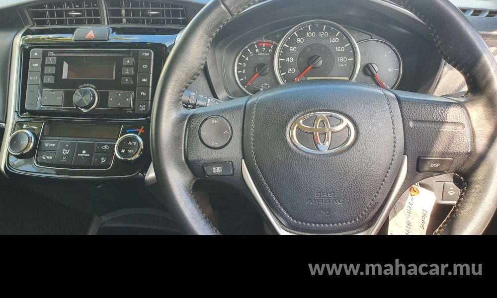 2018 Toyota Corolla Axio photo 9