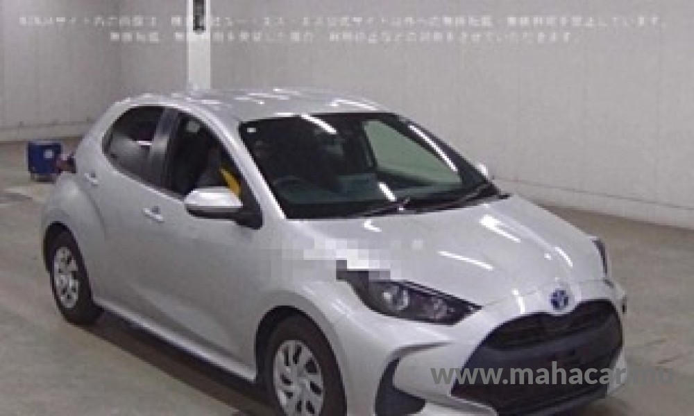 2021 Toyota Yaris Hybrid photo 2