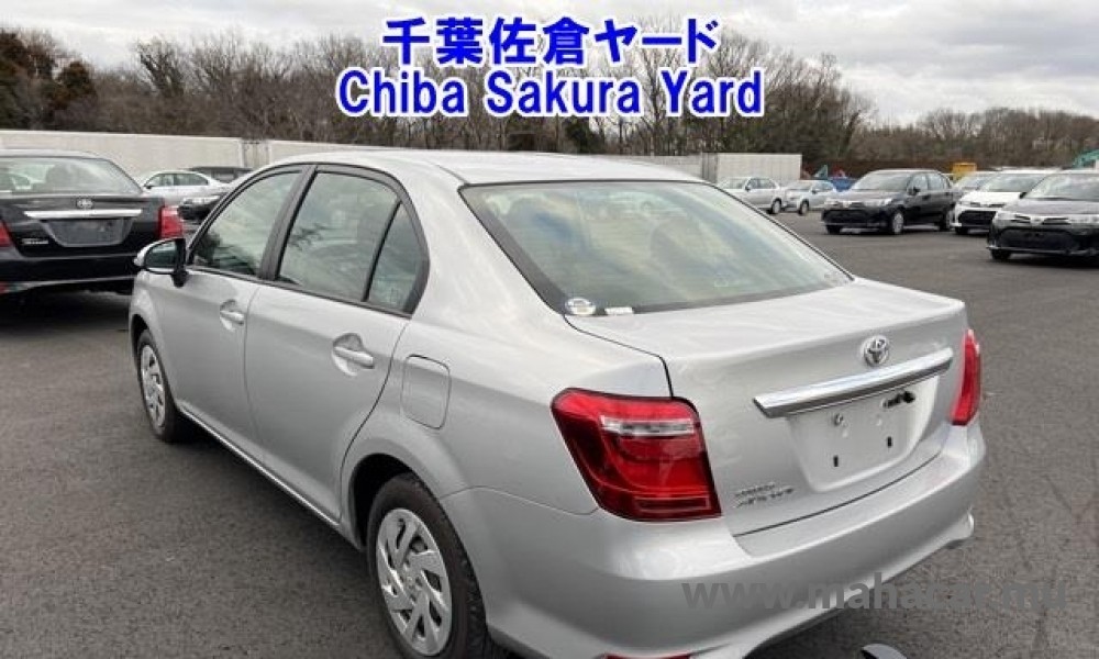 2020 Toyota Corolla Axio photo 3