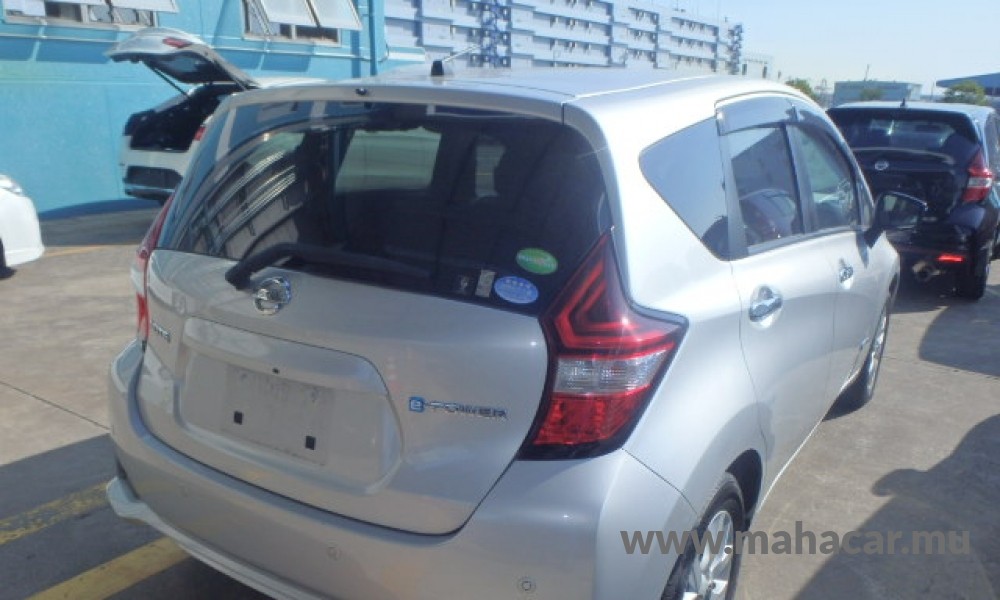 2019 Nissan NOTE E-POWER photo 4