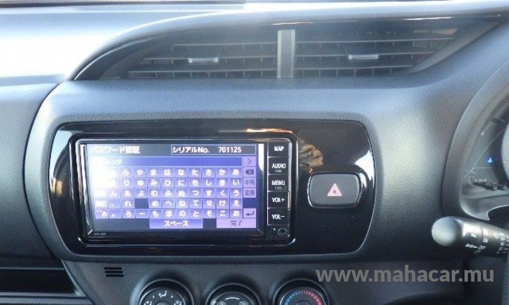 2019 Toyota Vitz photo 9