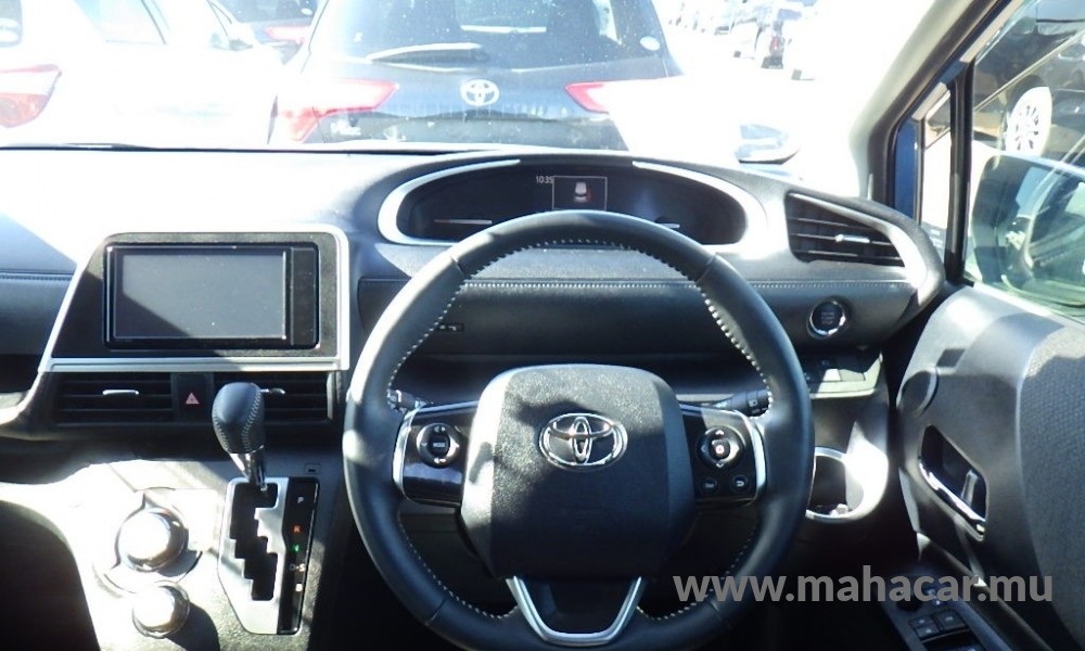2022 Toyota Sienta photo 9