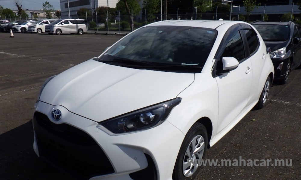 2021 Toyota Yaris, White