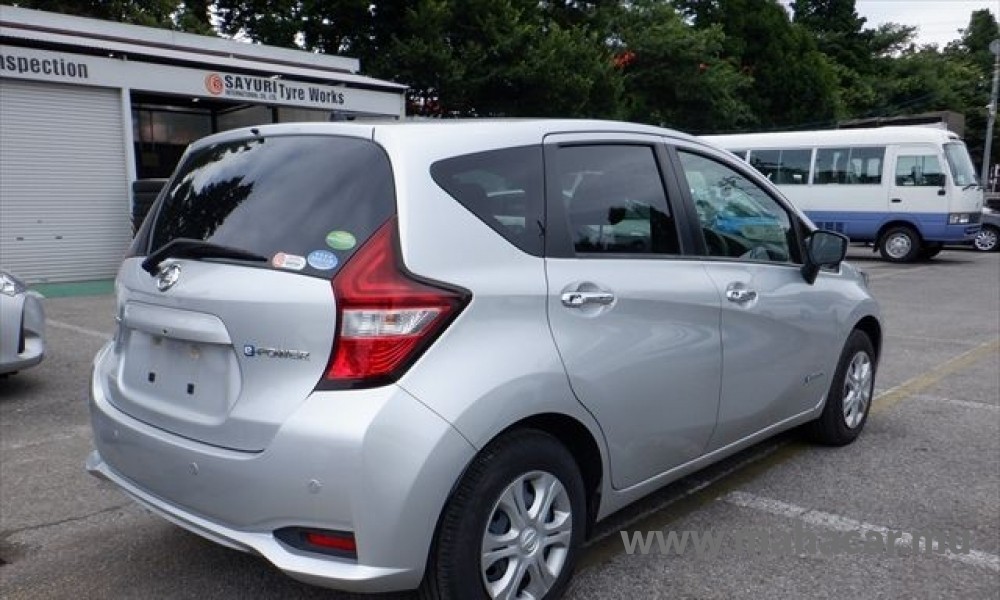 2019 Nissan NOTE E-POWER photo 2
