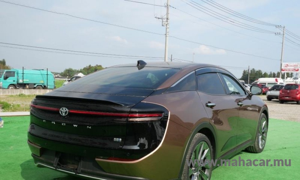 2023 Toyota Crown photo 3