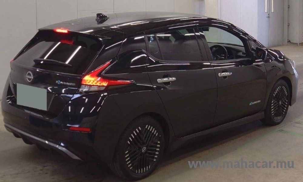 2023 Nissan Leaf photo 4