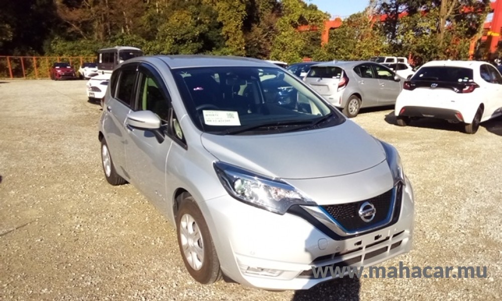 2020 Nissan NOTE E-POWER photo 8