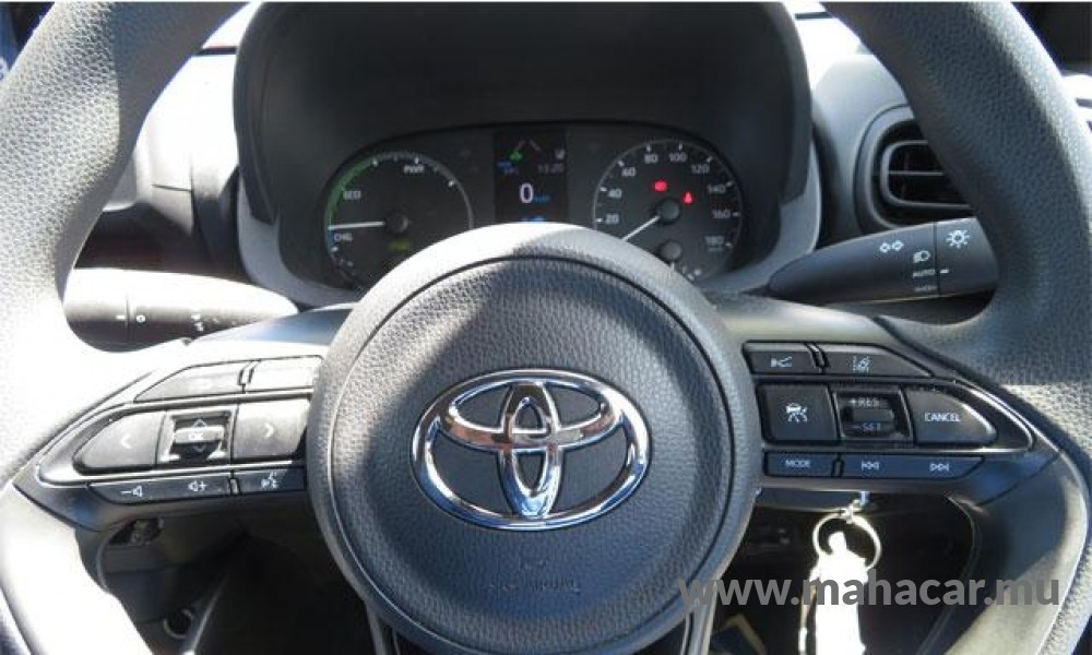 2020 Toyota Yaris photo 8