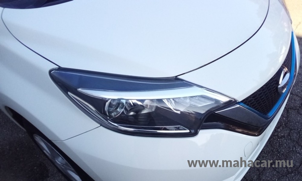 2020 Nissan NOTE E-POWER photo 3