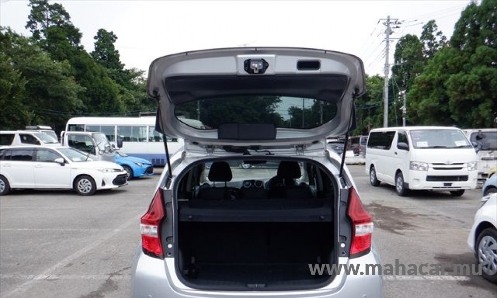 2019 Nissan NOTE E-POWER photo 11