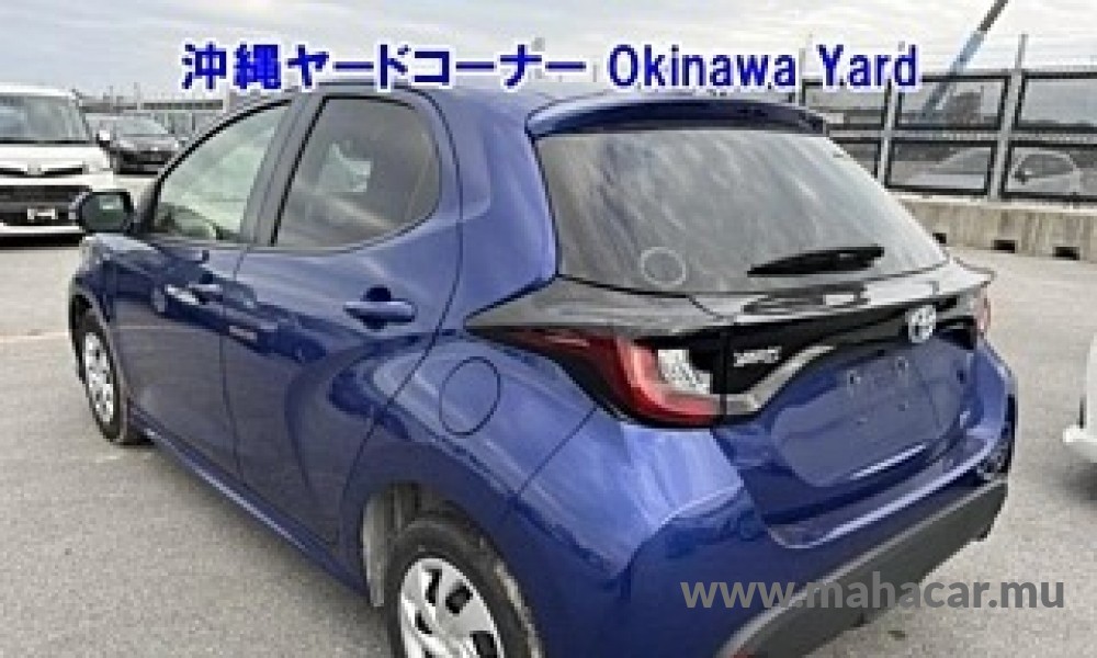 2021 Toyota Yaris Hybrid photo 2