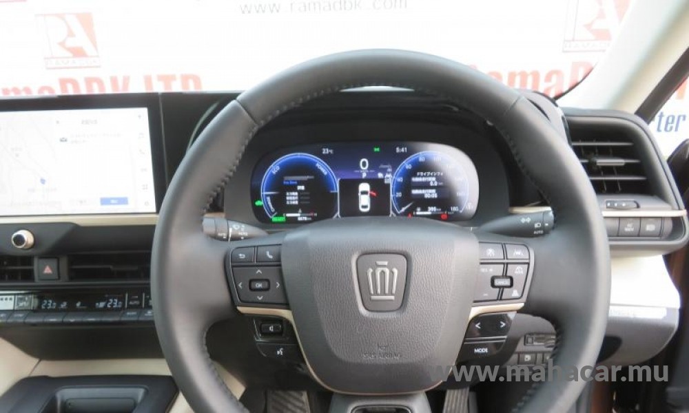 2023 Toyota Crown photo 8