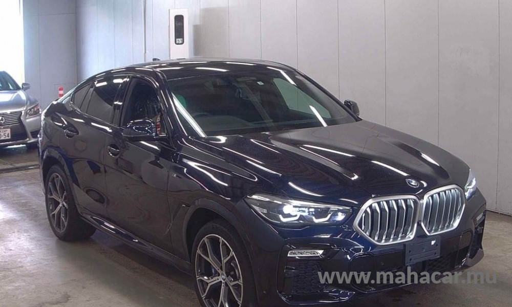 2021 BMW X 6 photo 2