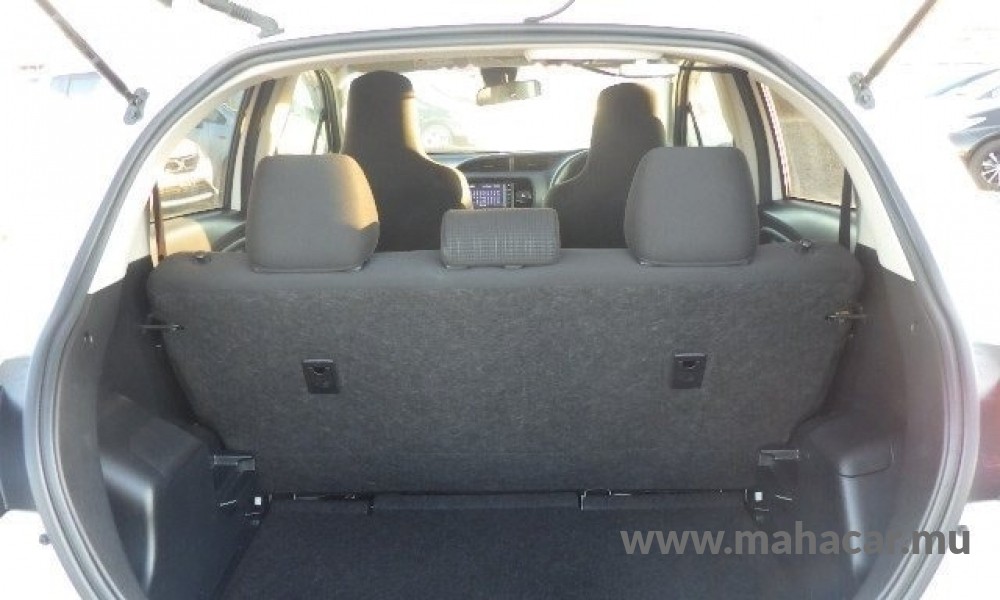 2019 Toyota Vitz photo 18