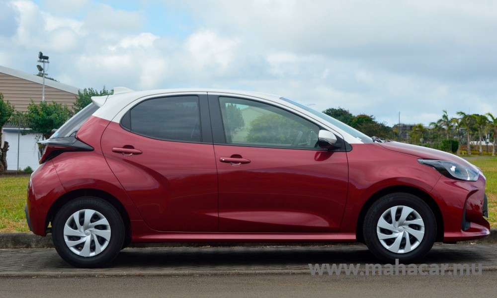 2020 Toyota Yaris photo 13