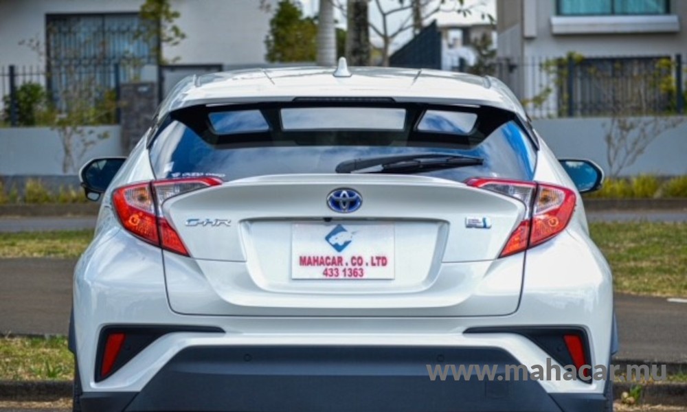 2019 Toyota CHR HYBRID photo 10