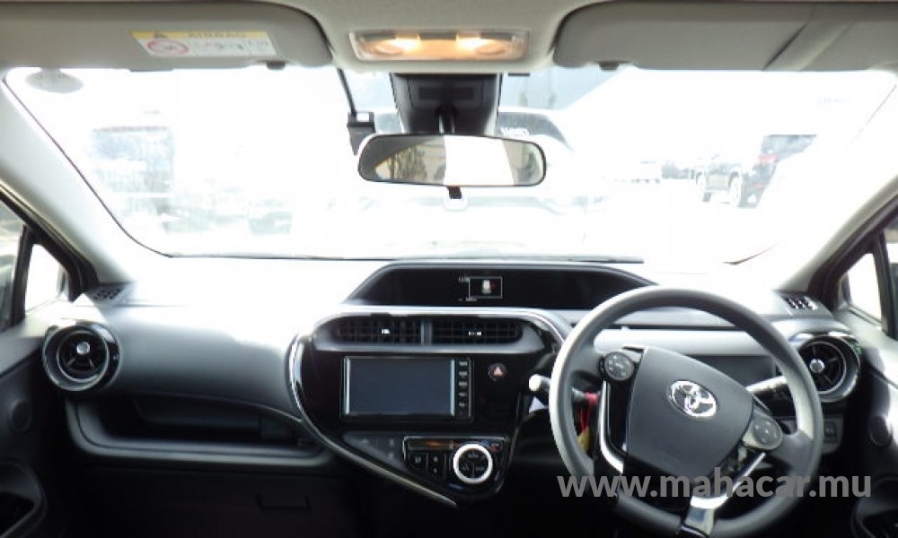 2019 Toyota AQUA photo 9