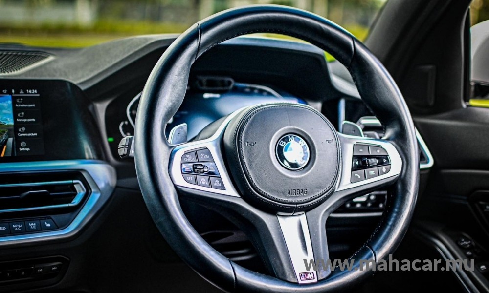 2019 BMW 330e photo 5
