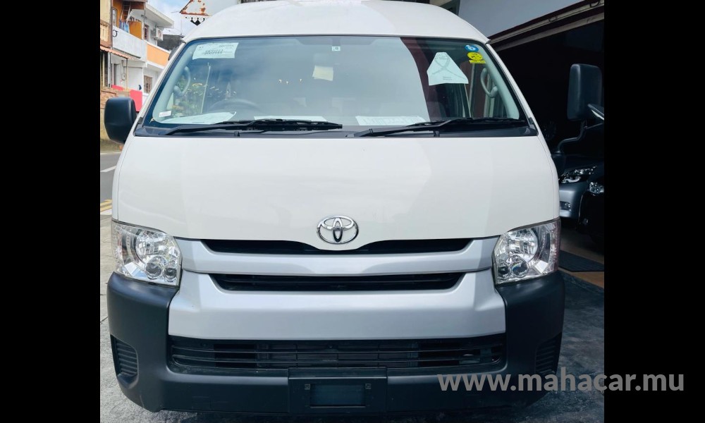 2019 Toyota HIACE GL photo 2